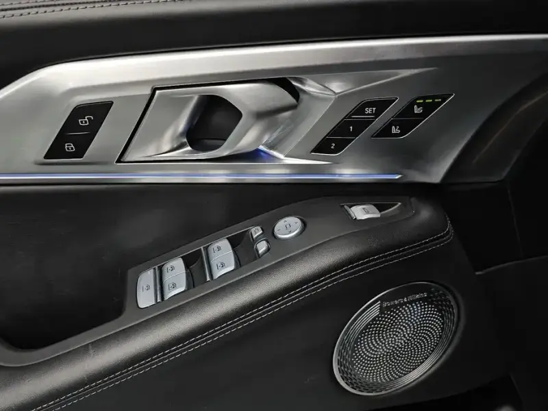 2023 BMW XM с пробегом 30 218 км