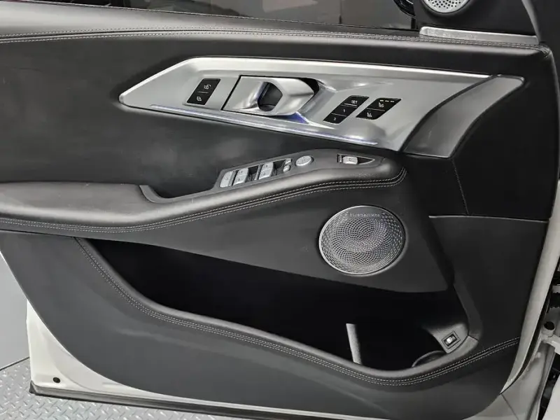 2023 BMW XM с пробегом 30 218 км