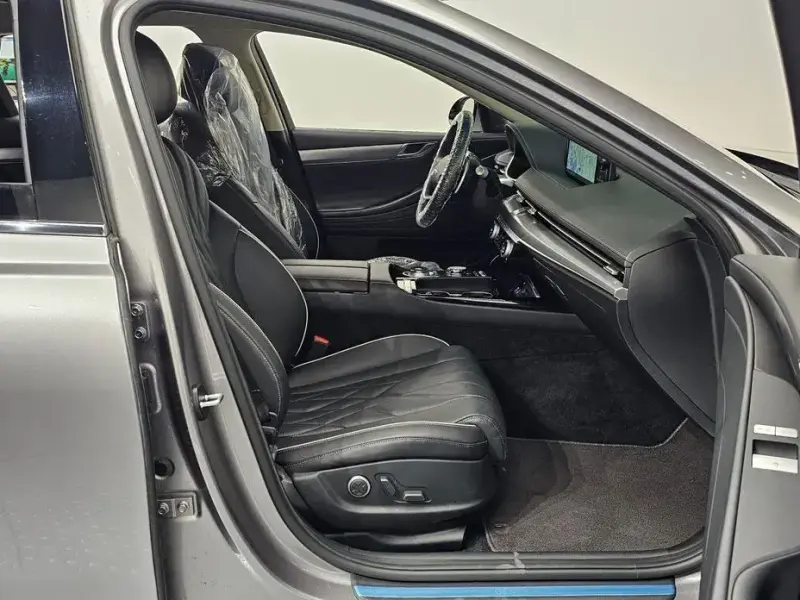 2023 Genesis G80 с пробегом 26 649 км