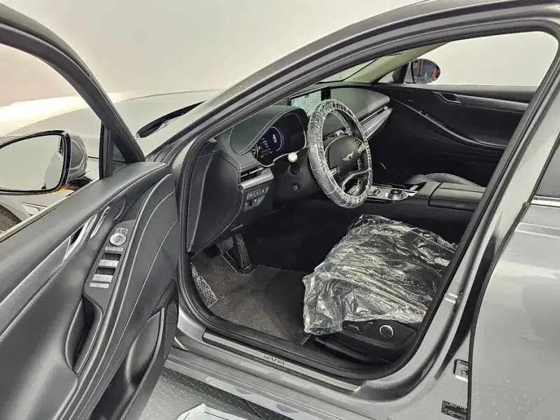 2023 Genesis G80 с пробегом 26 649 км