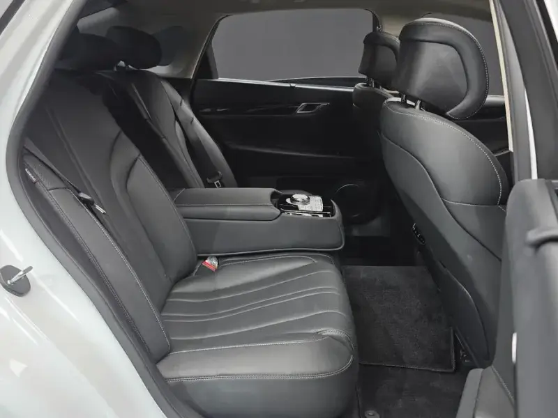 2023 Genesis G80 с пробегом 16 061 км