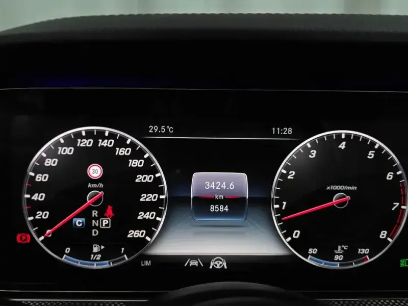 2020 Mercedes-Benz E-Класс с пробегом 8 584 км