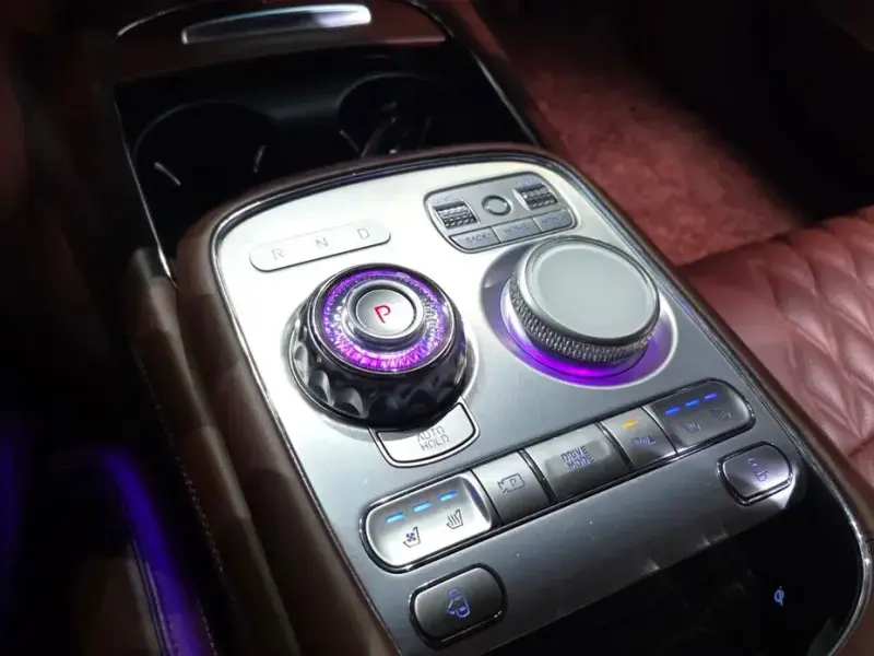 2023 Genesis G90 с пробегом 77 327 км