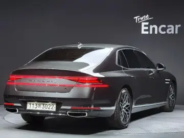 2023 Genesis G90 с пробегом 75 992 км
