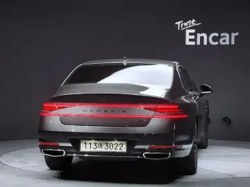 2023 Genesis G90 с пробегом 75 992 км