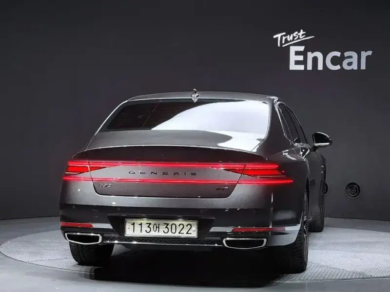 2023 Genesis G90 с пробегом 75 992 км