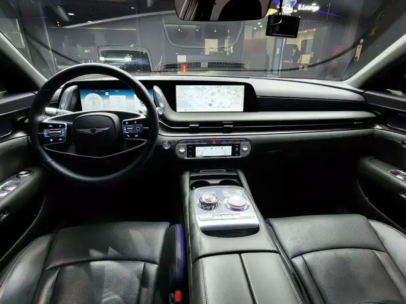 2023 Genesis G90 с пробегом 75 992 км