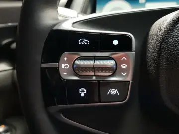 2023 Genesis G90 с пробегом 75 992 км