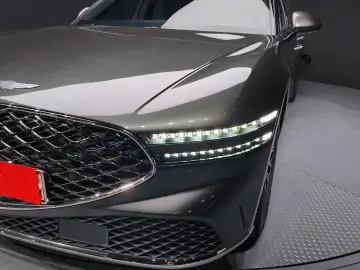 2023 Genesis G90 с пробегом 75 992 км