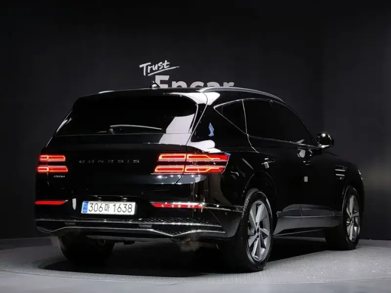 2023 Genesis GV80 с пробегом 18 290 км
