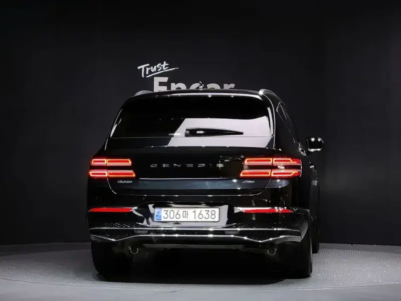 2023 Genesis GV80 с пробегом 18 290 км
