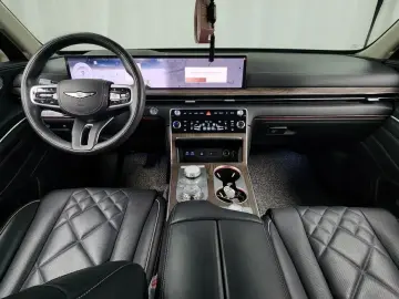 2023 Genesis GV80 с пробегом 18 290 км