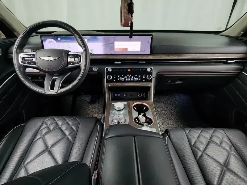 2023 Genesis GV80 с пробегом 18 290 км