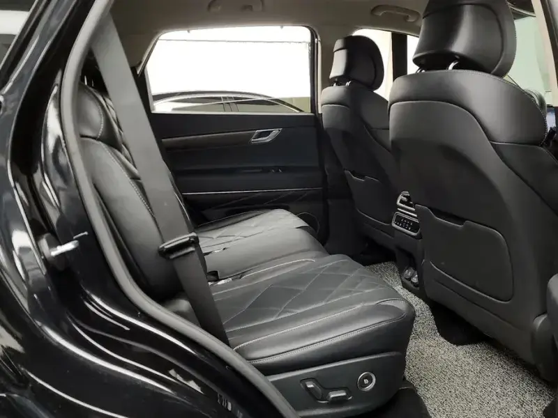 2023 Genesis GV80 с пробегом 18 290 км