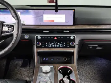 2023 Genesis GV80 с пробегом 18 290 км