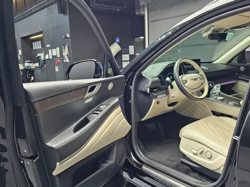 2023 Genesis GV80 с пробегом 45 325 км