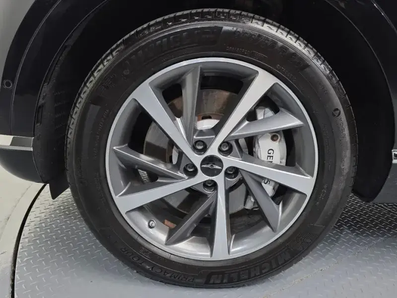 2023 Genesis GV80 с пробегом 35 973 км