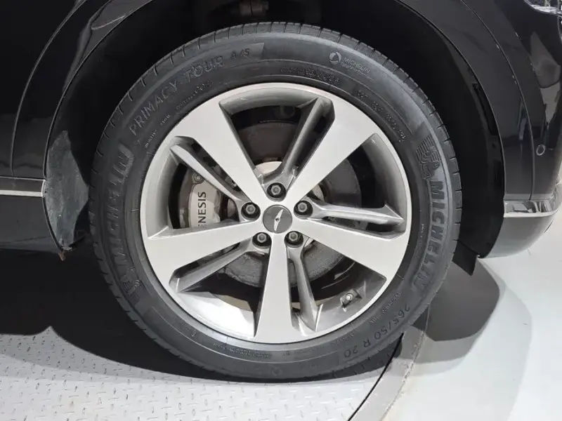 2023 Genesis GV80 с пробегом 45 325 км