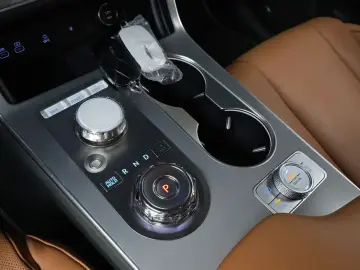 2023 Genesis GV80 с пробегом 35 973 км