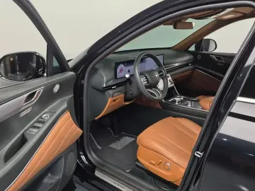 2023 Genesis GV80 с пробегом 35 973 км