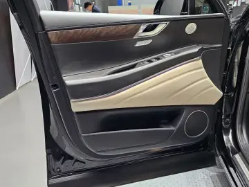 2023 Genesis GV80 с пробегом 45 325 км