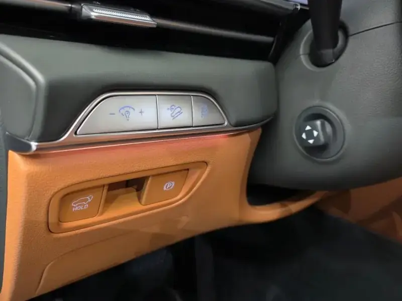 2023 Genesis GV80 с пробегом 35 973 км