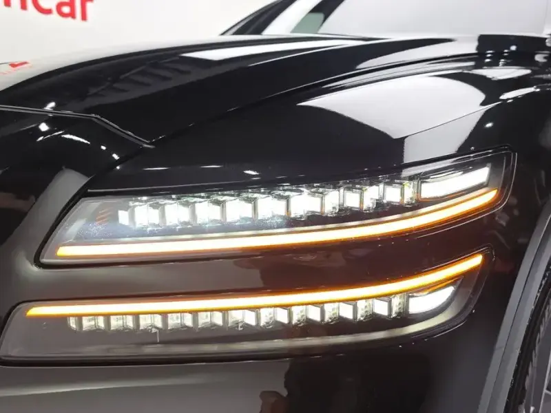 2023 Genesis GV80 с пробегом 35 973 км