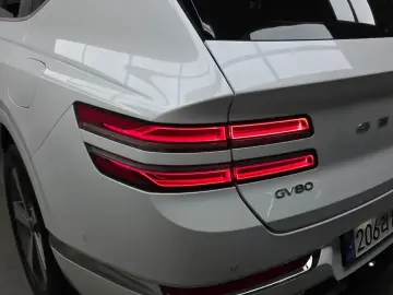 2023 Genesis GV80 с пробегом 57 767 км