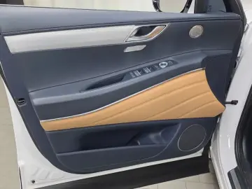2023 Genesis GV80 с пробегом 57 767 км
