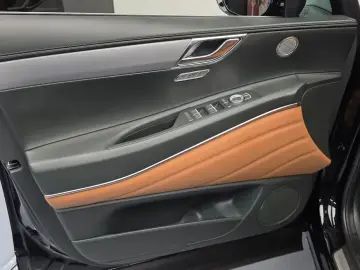 2023 Genesis GV80 с пробегом 35 973 км