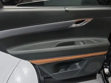 2023 Genesis GV80 с пробегом 35 973 км