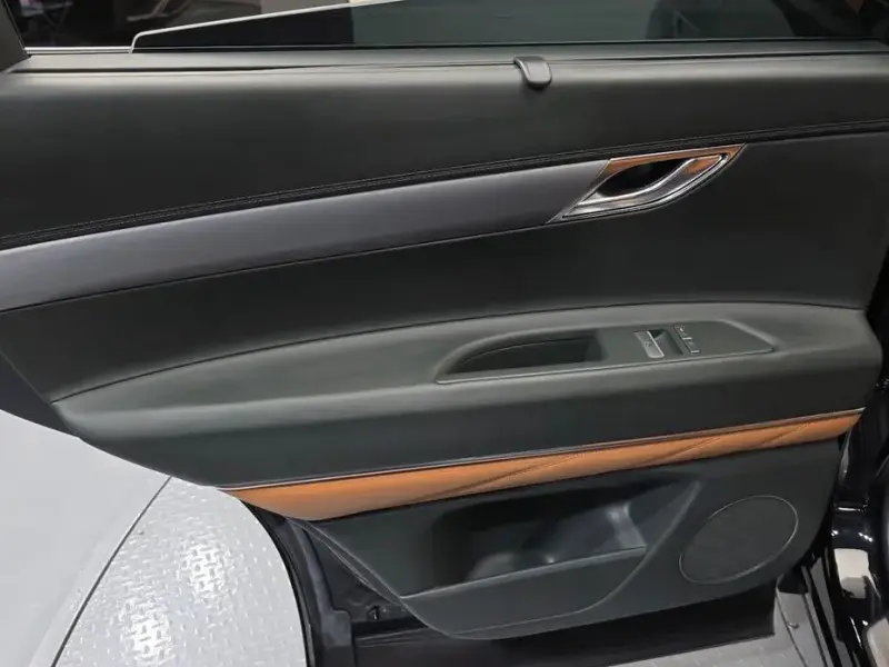 2023 Genesis GV80 с пробегом 35 973 км