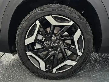 2025 Kia Seltos с пробегом 18 985 км