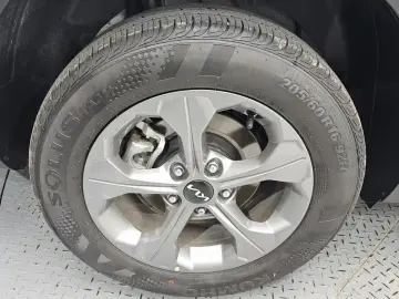 2025 Kia Seltos с пробегом 14 141 км