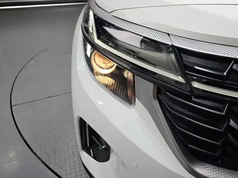 2025 Kia Seltos с пробегом 14 141 км
