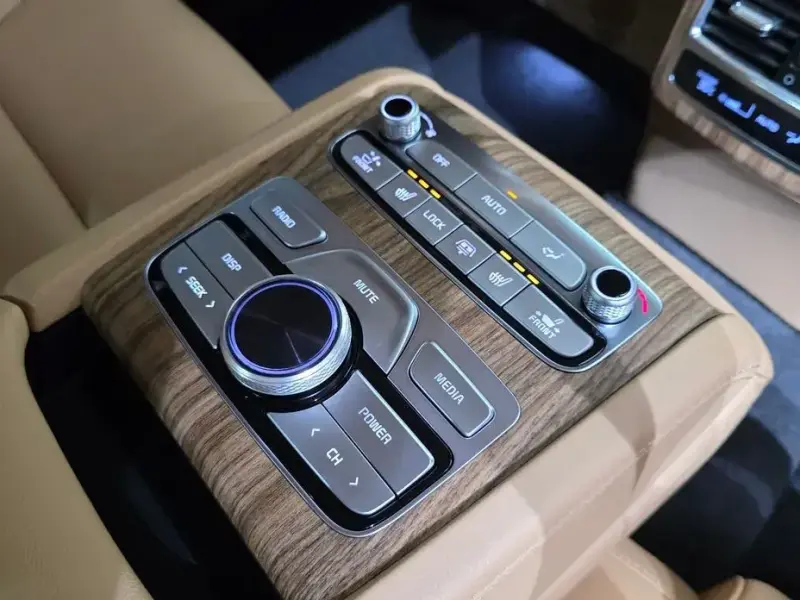 2023 Kia K9 с пробегом 48 542 км