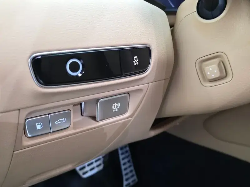 2023 Kia K9 с пробегом 48 542 км
