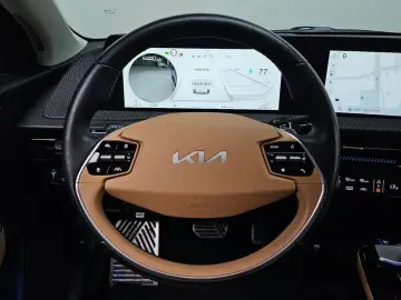 2023 Kia EV6 с пробегом 44 364 км