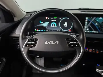 2022 Kia EV6 с пробегом 11 152 км