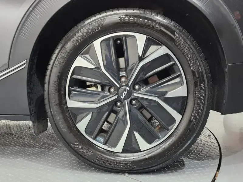2022 Kia EV6 с пробегом 11 152 км