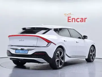 2023 Kia EV6 с пробегом 58 374 км