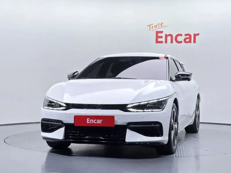 2023 Kia EV6 с пробегом 58 374 км