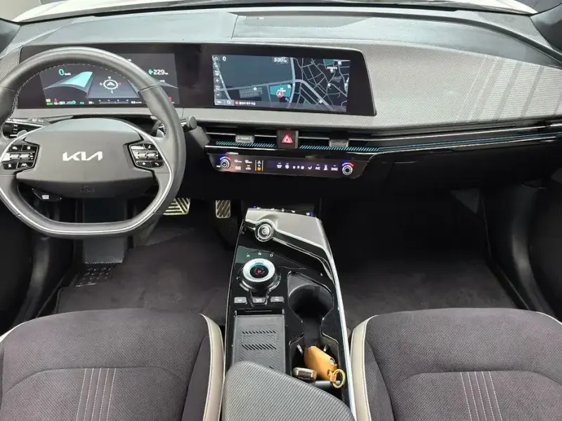 2023 Kia EV6 с пробегом 58 374 км
