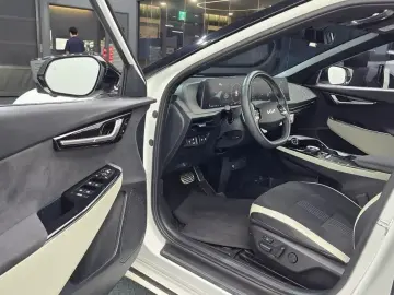 2023 Kia EV6 с пробегом 58 374 км