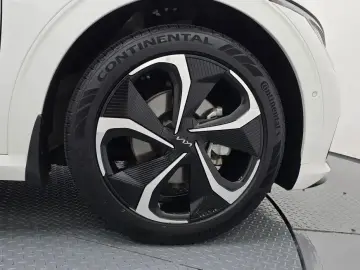 2023 Kia EV6 с пробегом 58 374 км