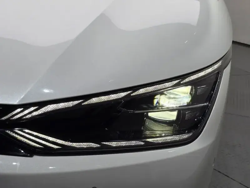 2023 Kia EV6 с пробегом 58 374 км