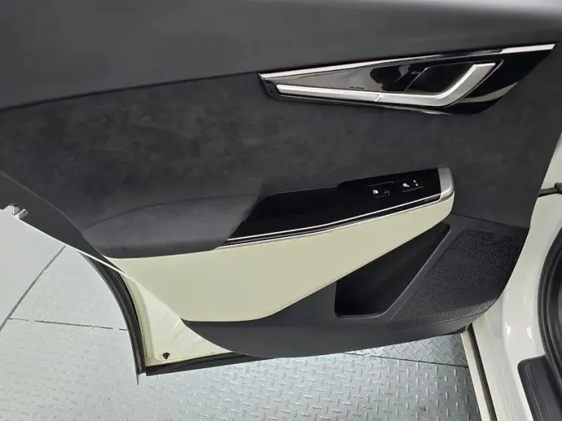 2023 Kia EV6 с пробегом 58 374 км