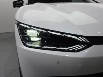 2024 Kia EV6 с пробегом 52 141 км