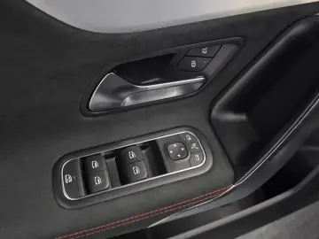 2022 Mercedes-Benz CLA с пробегом 18 062 км