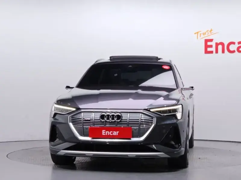 2021 Audi e-tron с пробегом 46 748 км